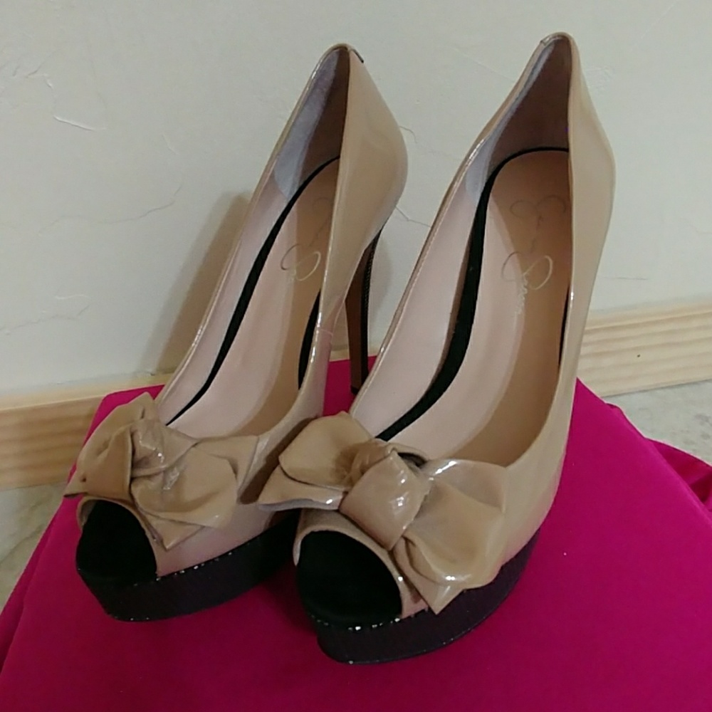 Jessica Simpson nude/blk metallic dot shoes 7
